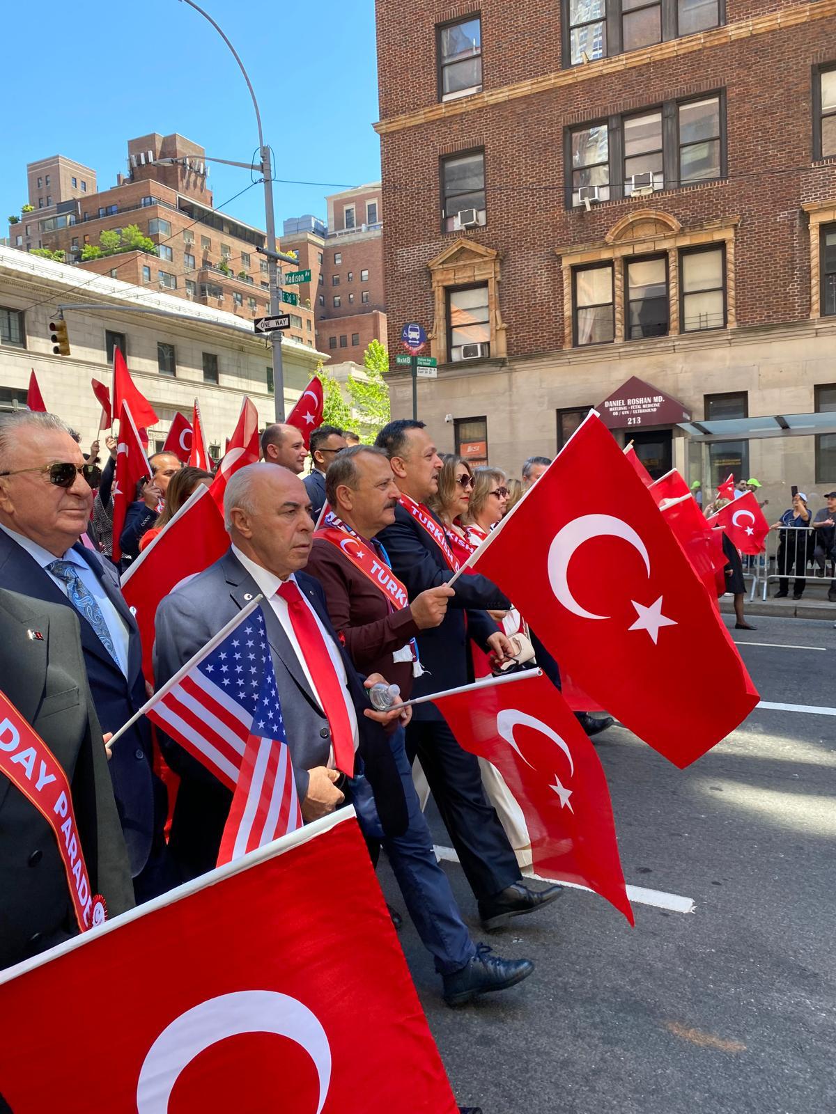  Başkanımız ABD’de Türkü Günü Yürüyüşüne katıldı 